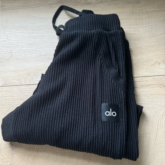 ALO SWEATPANTS - Picture 6 of 6